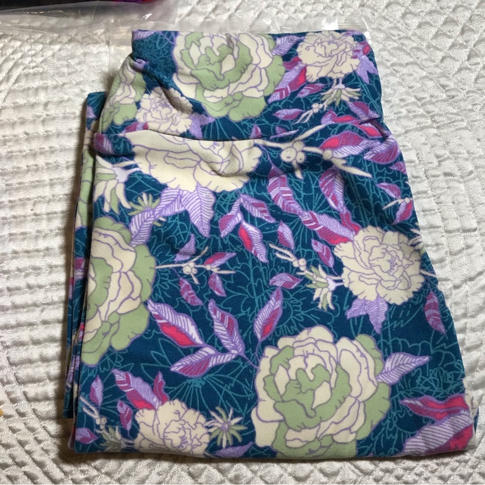 NEW Lularoes Tween Leggings (Size; Kids 8-14 Adults 00-0) Floral Roses Blue